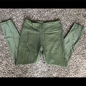Zyia Metallic Green 7/8 Leggings